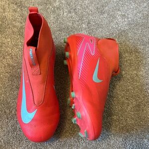 Nike kids mercurial soccer cleats 3Y